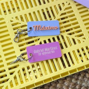 Llavero personalizado con nombre en metacrilato Llavero de metacrilato personalizado con nombre Llavero personalizado con nombre y datos en la parte trasera Llavero de metacrilato con nombre y datos personalizados Llavero personalizado con nombre grabado en metacrilato Llavero de metacrilato personalizado por ambas caras Llavero con nombre personalizado y datos en la parte posterior Llavero personalizado de metacrilato para regalo