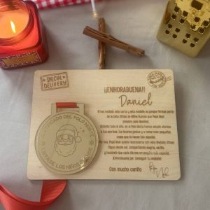 Medalla personalizada lista de niños buenos de Papá Noel Medalla de Navidad personalizada para niños buenos Medalla infantil personalizada de Papá Noel para Navidad Medalla niños buenos Papá Noel con nombre personalizado Regalo de Navidad personalizado para niños