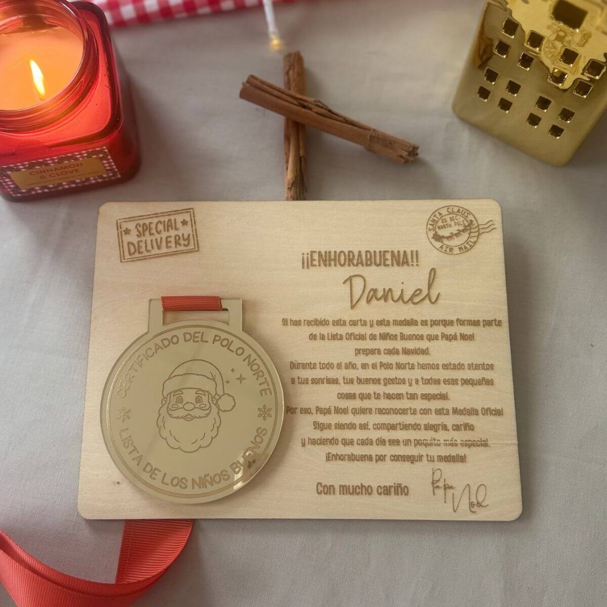Medalla personalizada lista de niños buenos de Papá Noel Medalla de Navidad personalizada para niños buenos Medalla infantil personalizada de Papá Noel para Navidad Medalla niños buenos Papá Noel con nombre personalizado Regalo de Navidad personalizado para niños