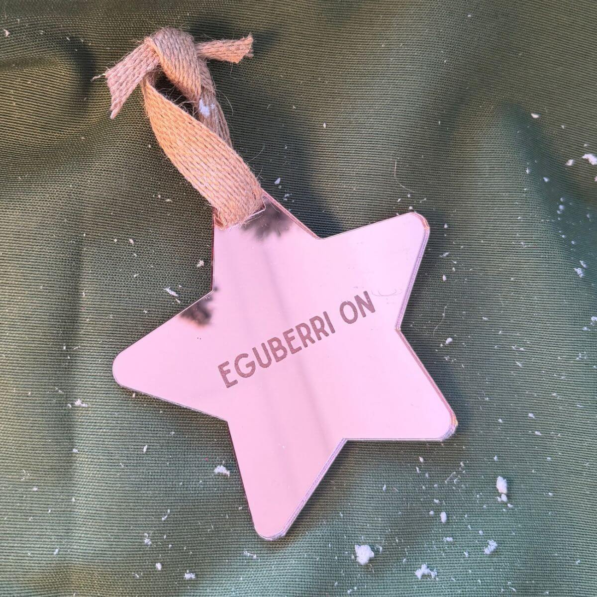 Estrella de Navidad espejo personalizada con nombre Estrella espejo personalizada para árbol de Navidad Adorno de Navidad en metacrilato espejo personalizado Estrella navideña espejo con nombre personalizado Estrella personalizada de Navidad para decorar el árbol Adorno estrella espejo personalizado para Navidad